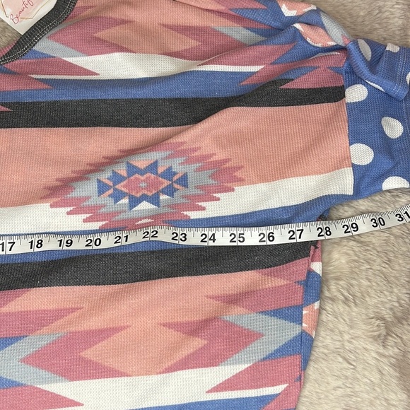 ODDY•Aztec Print Top - Picture 4 of 6